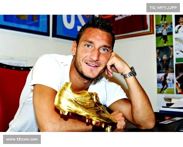 西班牙第四级别球队发布新球衣 致敬罗马传奇球星托蒂经典风采 西班牙第四级别球队发布新球衣 致敬罗马传奇球星托蒂经典风采